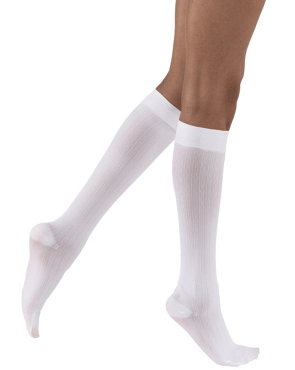 Jobst SoSoft Brocade hasta la rodilla para mujer, 8-15 mmHg
